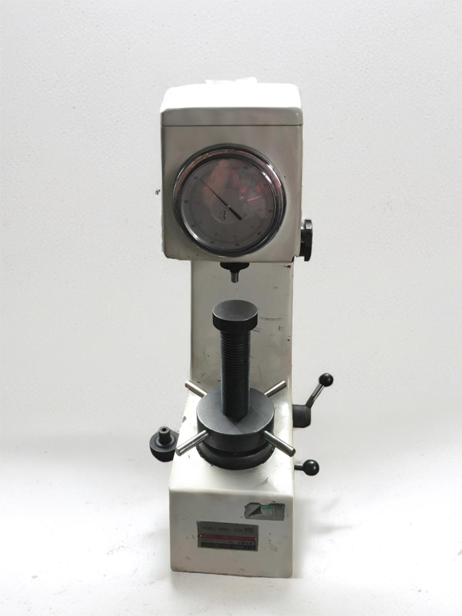 洛氏硬度测试仪